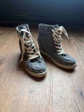 Roxy canvas wedge sneaker